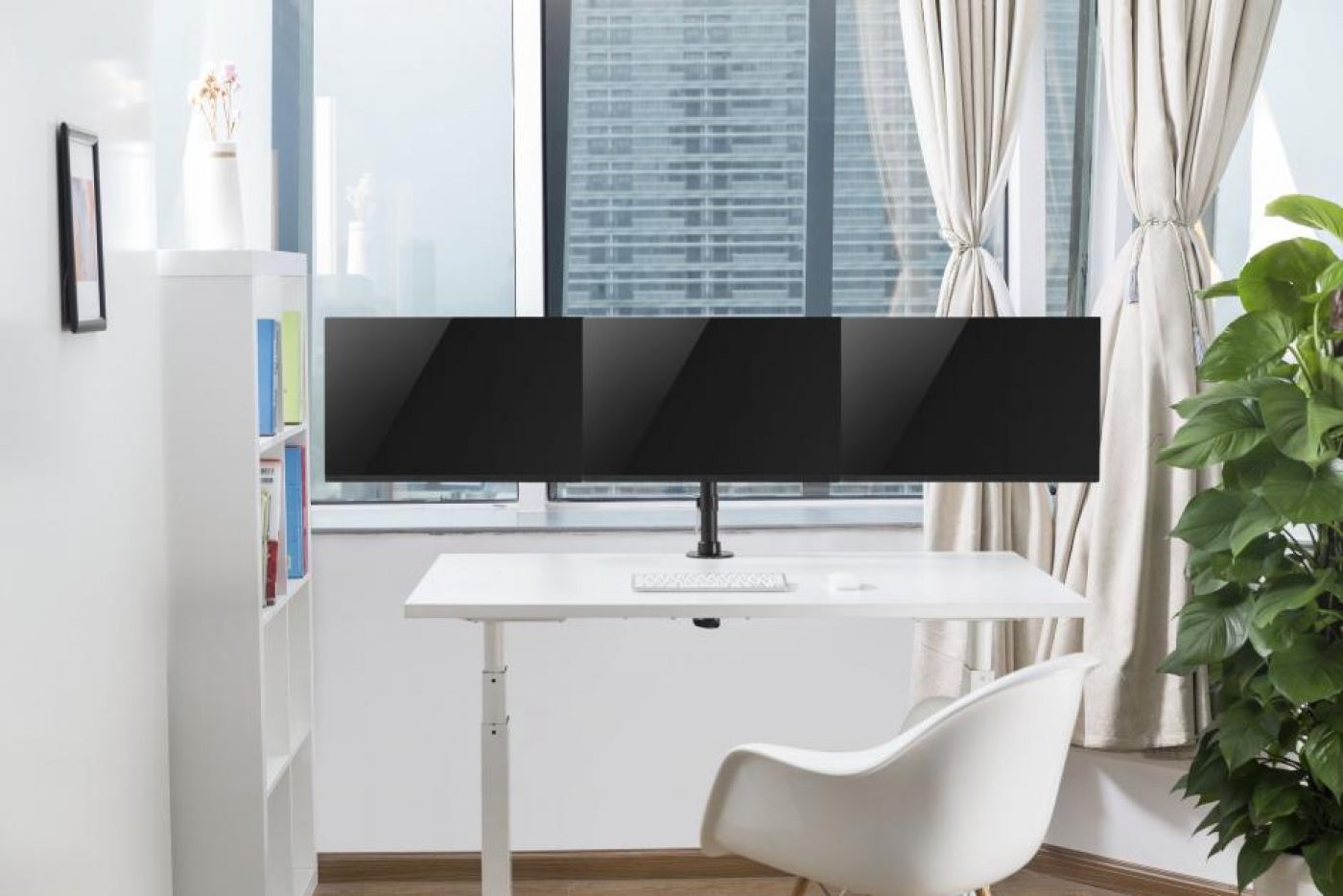 Monitorbeugel 3 beelschermen - monitorarm - tot 27 inch schermen - draaibaar kantelbaar roteerbaar - alternatieve afbeelding