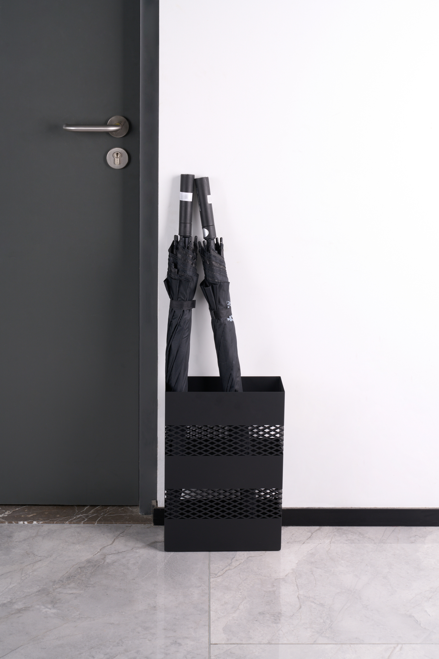 VDD - paraplubak - zwart - aluminium - modern - compact - alternatieve afbeelding