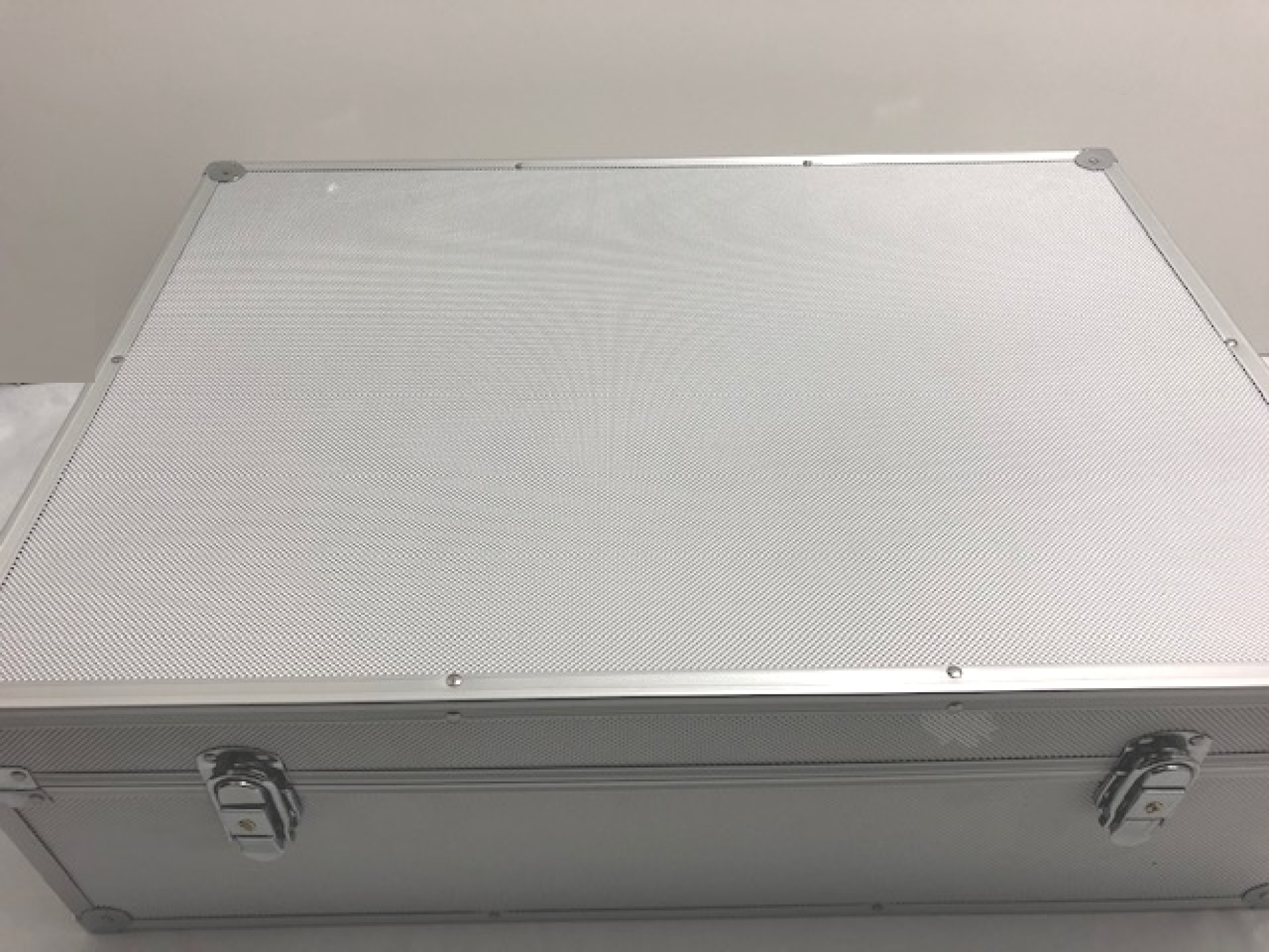 CD koffer DJ case voor 140 CDs zilver - Meubel-Plein CD koffer DJ case voor 140 CDs zilver - Meubel-Plein