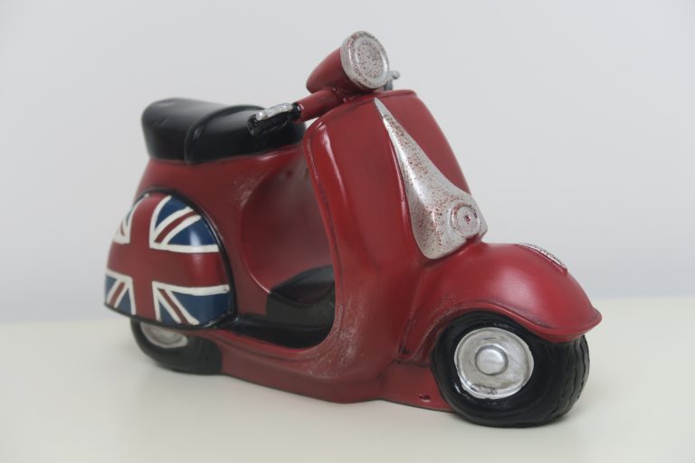 Tafellamp nachtlamp Vespa Scooter Engeland - alternatieve afbeelding