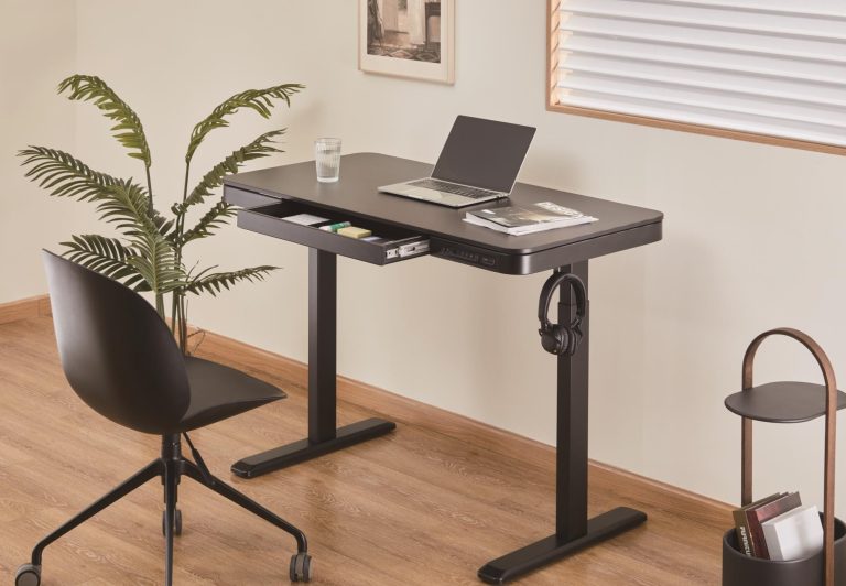 VDD Gaming Bureau Premium - Zit sta Bureau - Elektrisch in Hoogte verstelbaar - Gaming Bureau - Desk - Gaming Desk - Ergonomisch Verstelbaar bureau - Incl. Ingebouwde USB C en USB A - alternatieve afbeelding